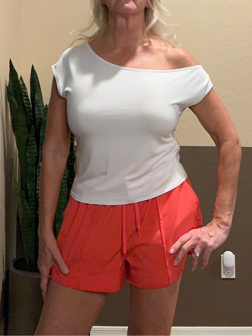 ✨ NWT Good American White Off-The-Shoulder Top - Size S ✨